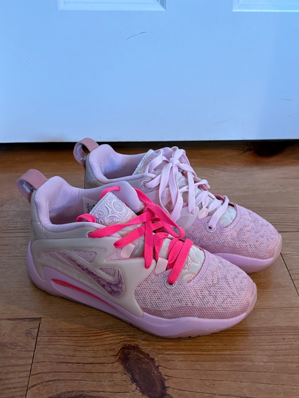 Women’s volley ball shoes